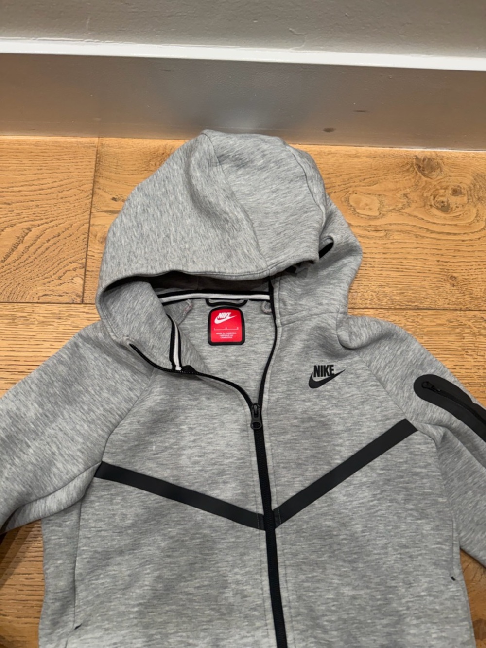 Nike Tech Kids Gray Hooded Sweatshirt & Jogger Set with Black Trim - Picture 3 of 3